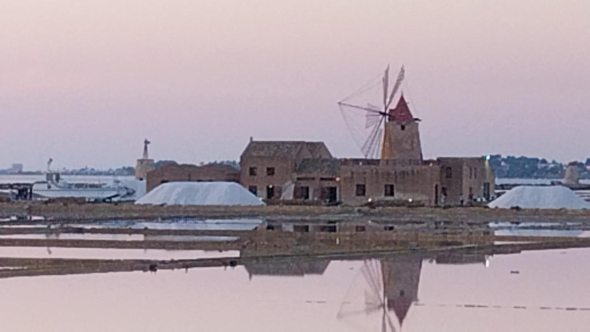 Casa Vacanze Lo Stagnone Da Rosita Марсала Екстериор снимка